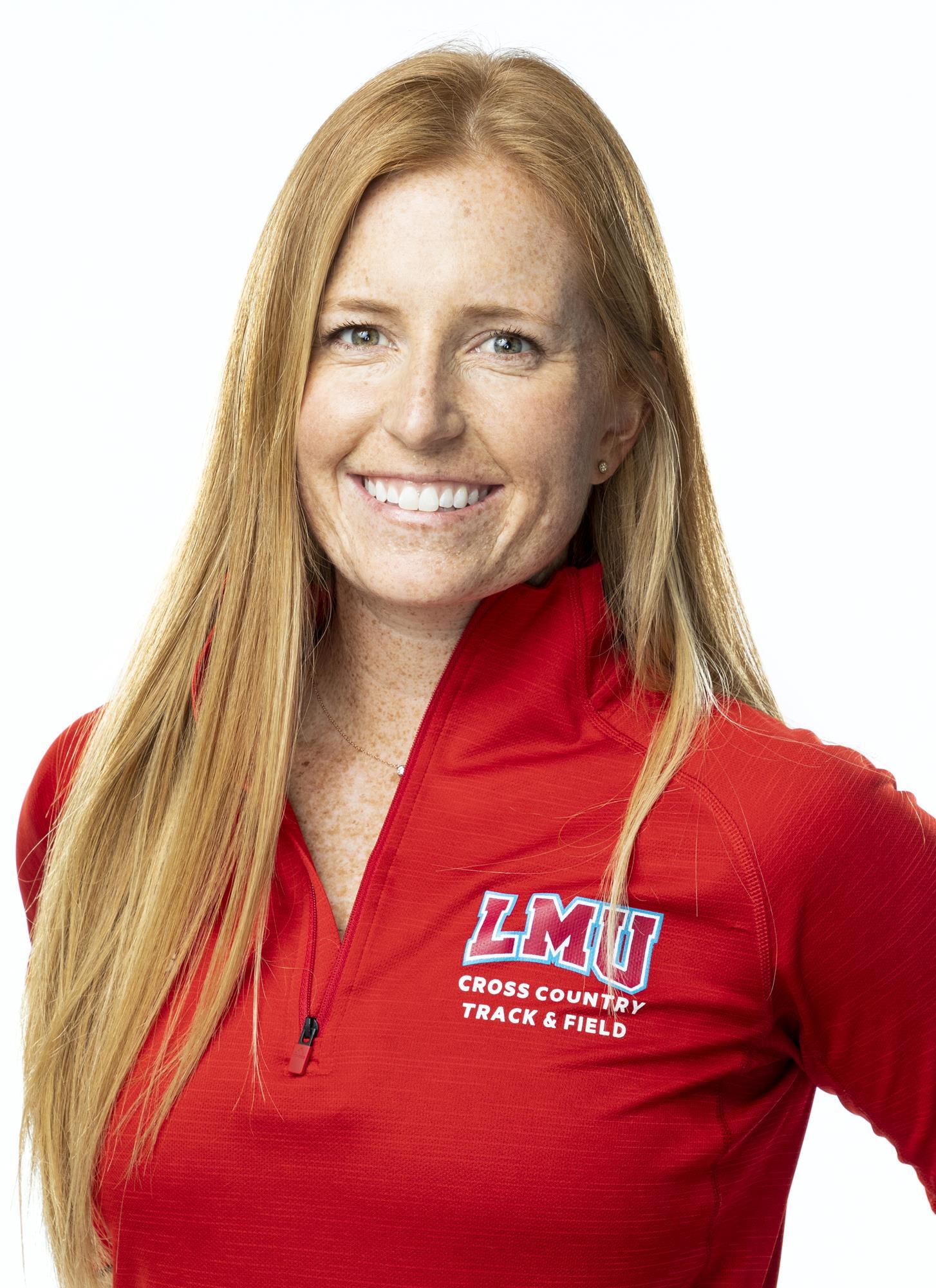 Chloe Curtis Headshot