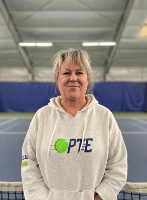 Teri Hartshorne Head Shot