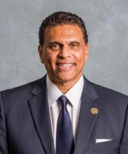 Reggie Theus - Head Coach