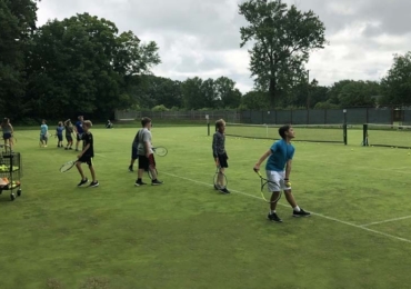 Nike Tennis Kid Serving Agawam