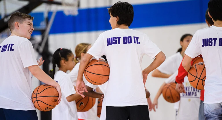 Nike CAMPIONE NEW YORK with GYM パーカー 24+M+Sideline+Nk+Lwt+Plyr+Jkt.png