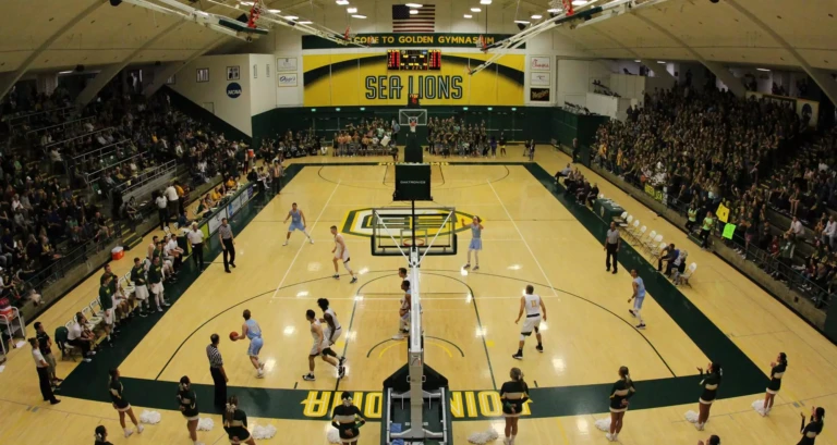 Golden Gym inside full