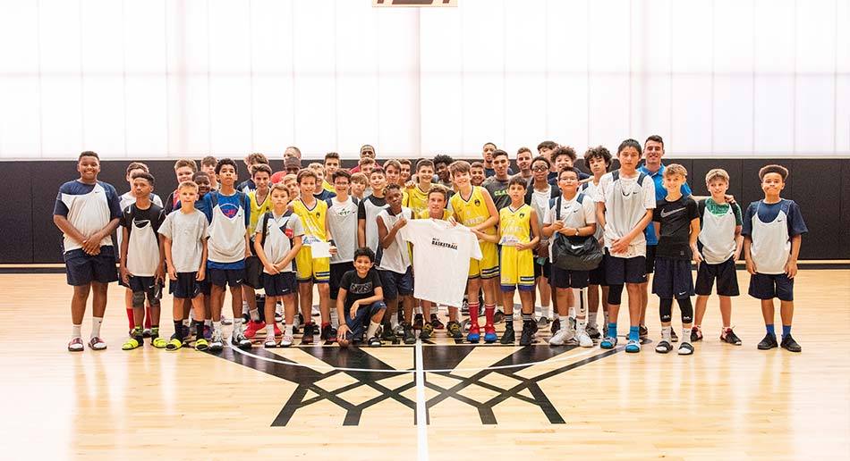 Basketball Team Photo In Valencia