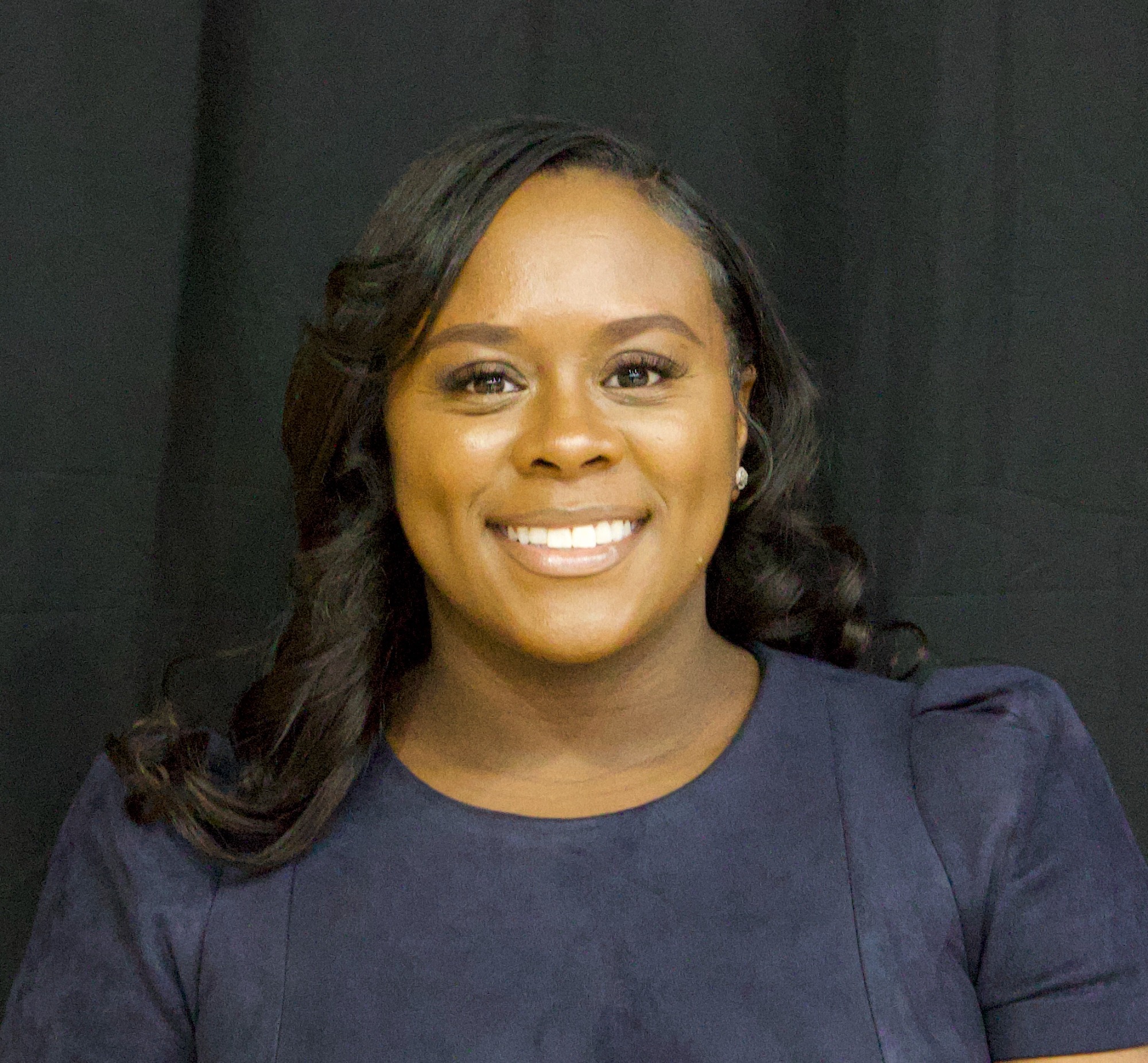 La Sheena Brooks Headshot