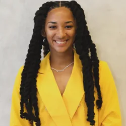 Nola carter headshot