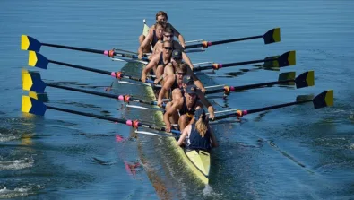 Cal Mens Crew Girl