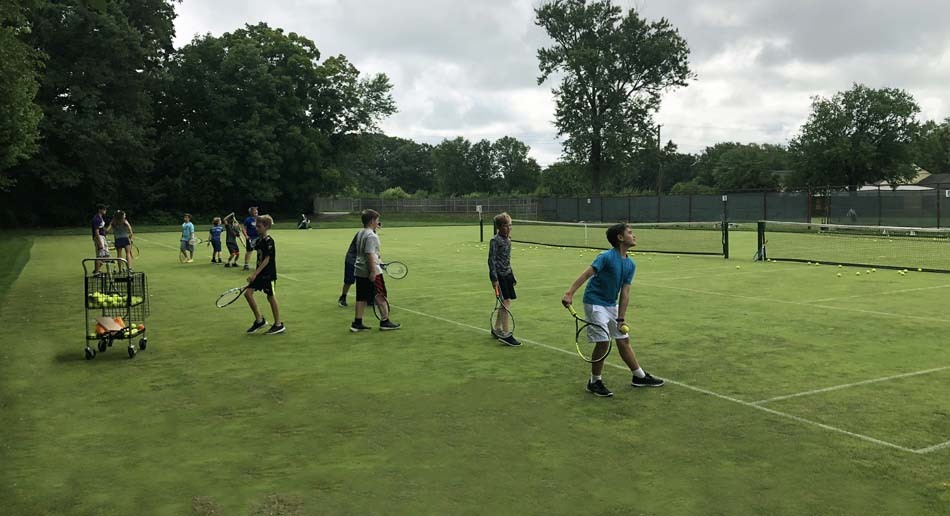 Nike Tennis Kid Serving Agawam