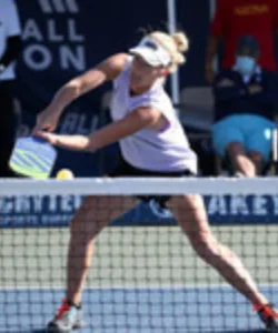 Lindsey Newman - Coach