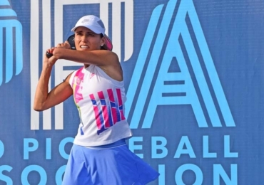 Simone jardim action shot 4