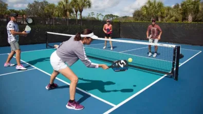 Photoshoot 2 pickleball group rally