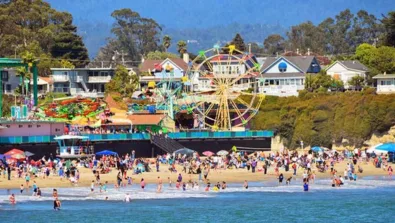 Gallery Ucsc Post Atthesantacruzbeachboardwalkinthewarmcasun