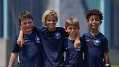 Smiling group950x516