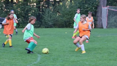 Two rivers players field5 950x516