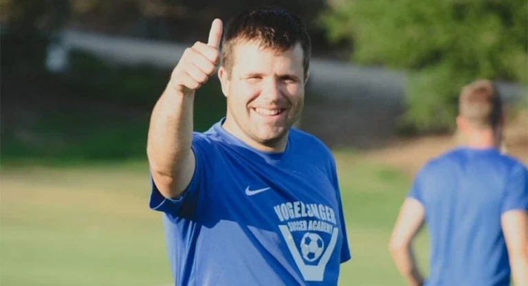 Coach thumbsup950x516