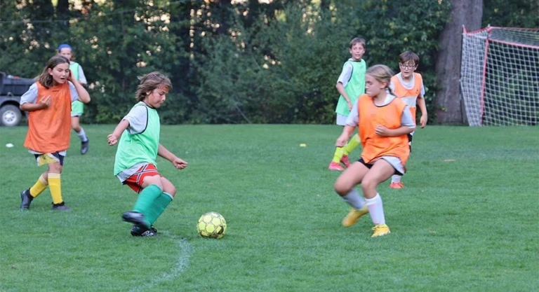 Two rivers players field5 950x516