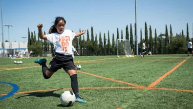 Si Gallery Soccer Girlkick4