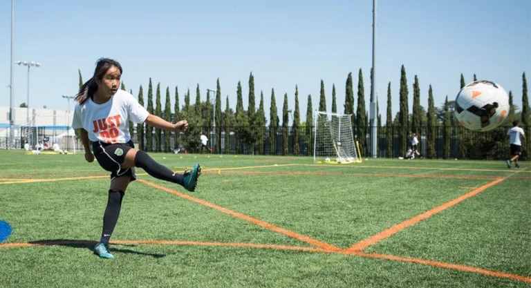 Pace Gallery Soccer Girlkick