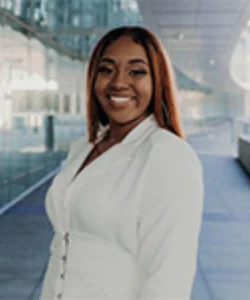 Savanna Andrews - Coach