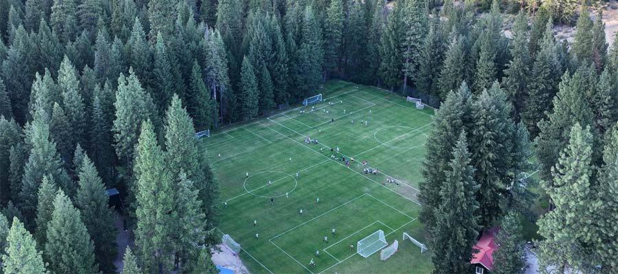 Two rivers players field 900x400