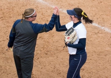 Hollen Nw Conf Coach Of The Year Pr