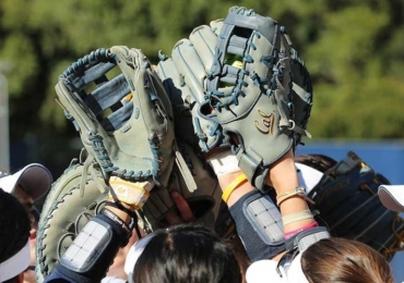 Sbal Cal Winter Showcase Gloves Up