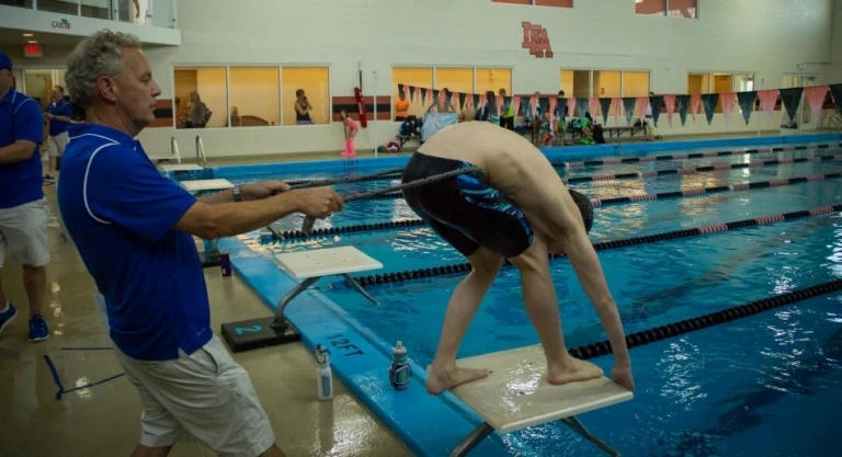 Chicago Lake Forest Academy Starts Peak Performance