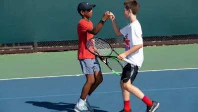 Tennis boys knuckles