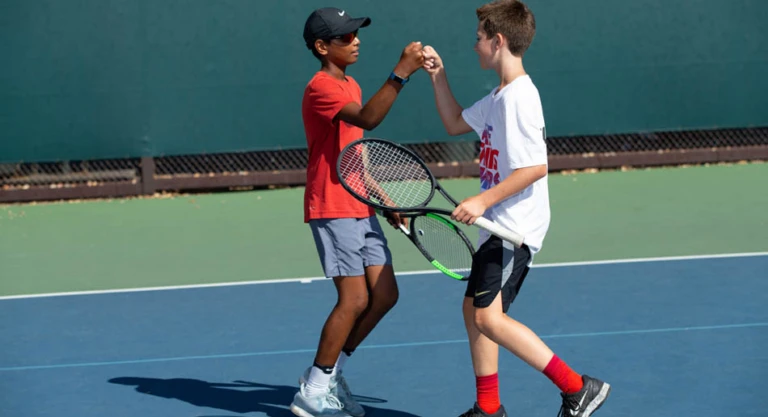 Tennis boys knuckles