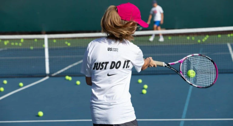 Tennis girl fronthand cross court just dot it