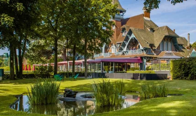 Paris country club pr pond