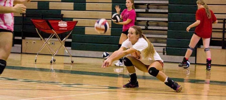 Volleyball Girls Bump Low