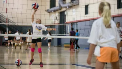 Cal Berkeley Girl Hitting