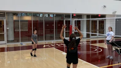 Claremont Mckenna Player Practicing Setting