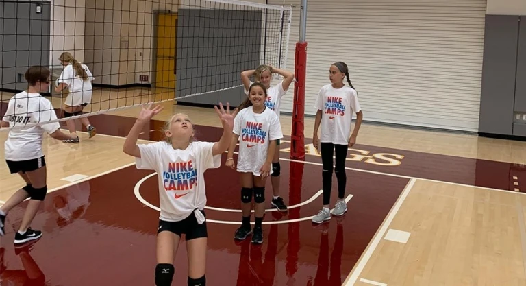 Claremont Mckenna Camper Practicing Setting