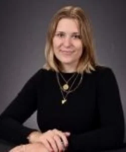 Zoe Westlund - Camp Coach