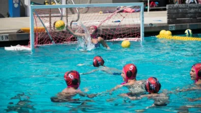 Nike 5Meter Water Polo Goalie Save